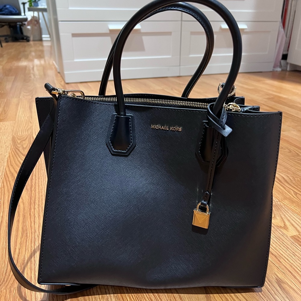 Michael Kors Mercer Large Black Accordion Tote